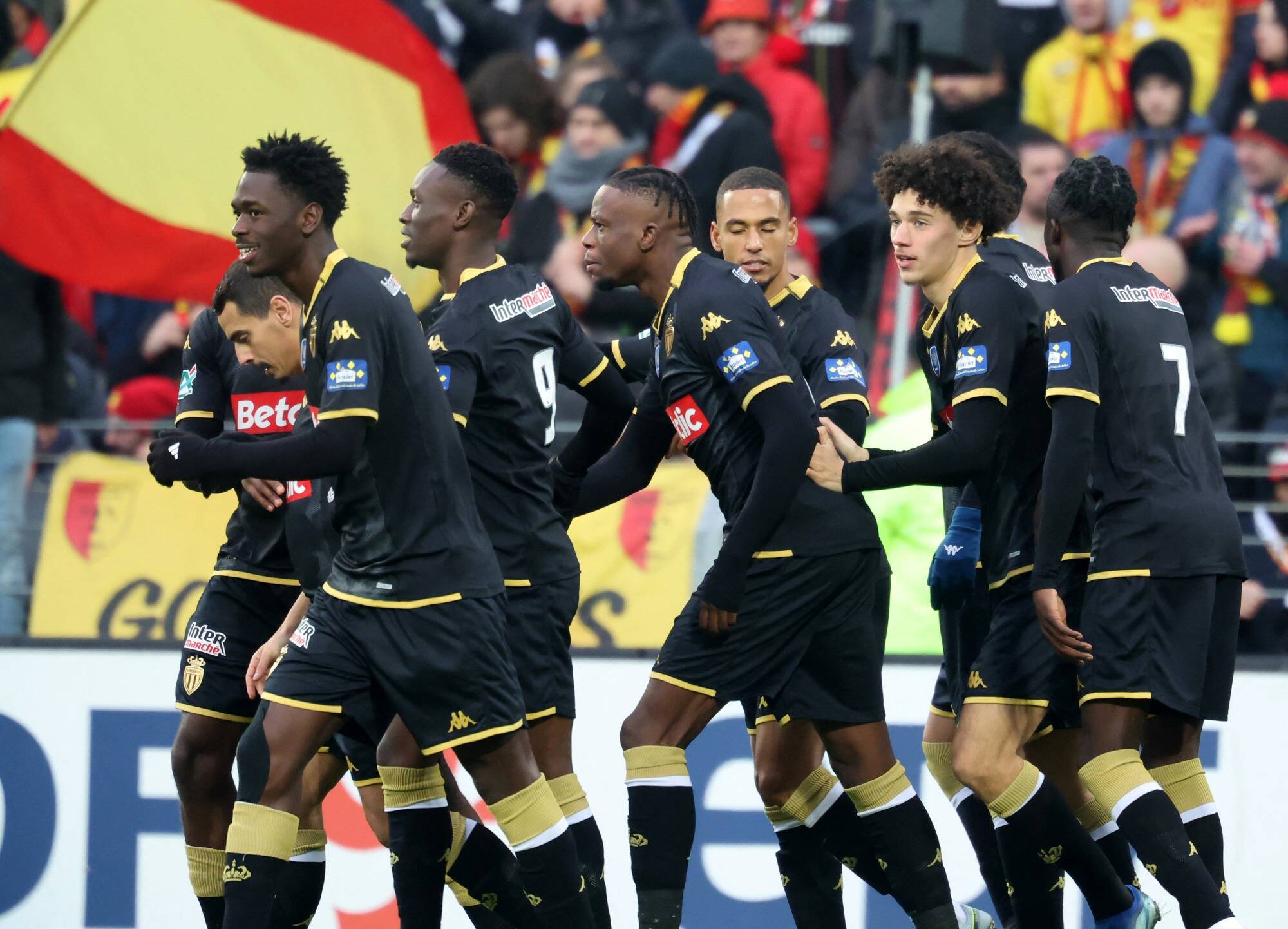 L'AS Monaco s'impose à Lens au bout d'une séance de tirs au but de folie et file en 16es de finale de la Coupe de France