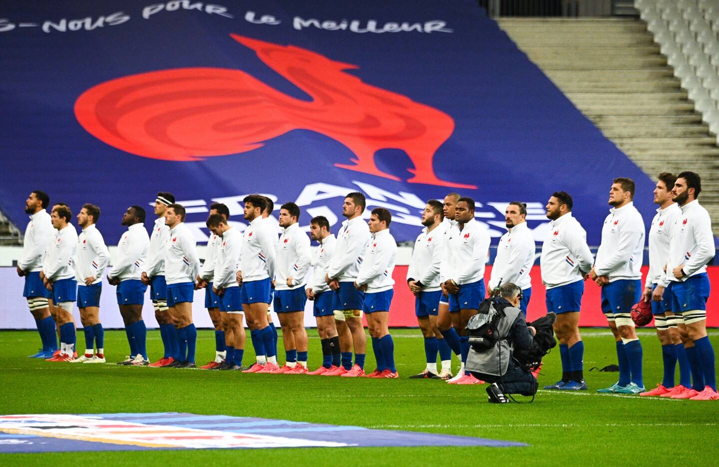 L'Équipe de France de rugby prend la 5e place du classement mondial.
