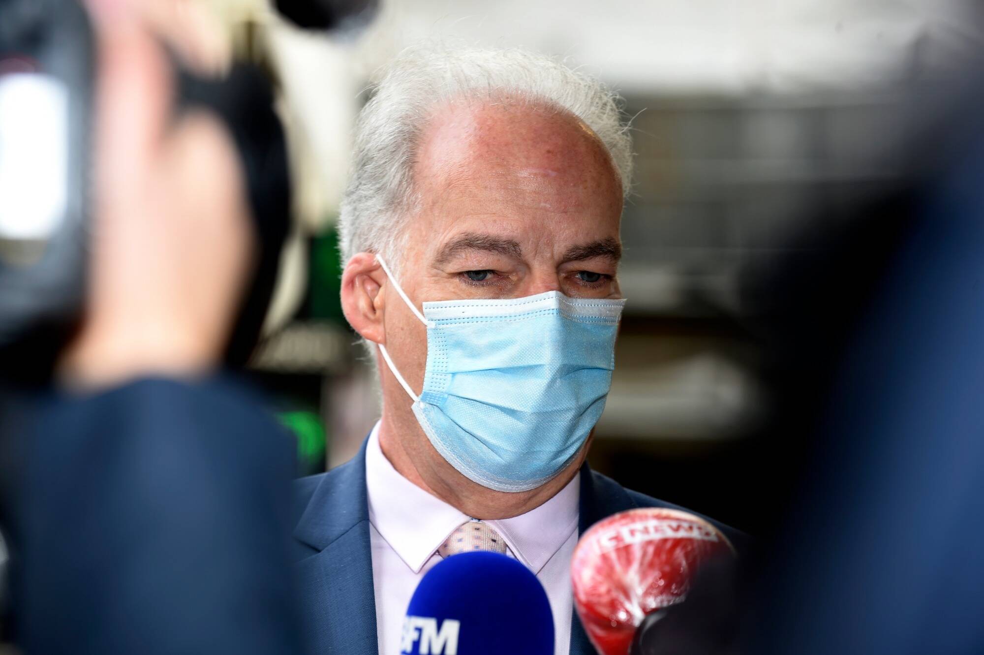 La liste des commerces fermés pendant le confinement pourra évoluer en cas d'"aberration"