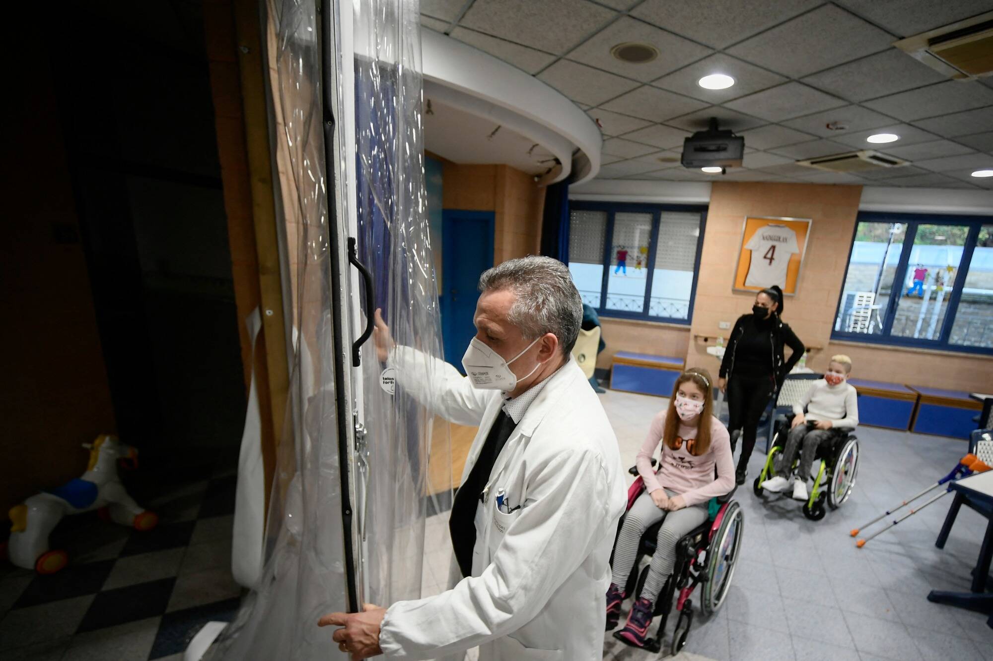 Covid-19: les anticorps resteraient dans le sang au moins 8 mois, selon une étude italienne