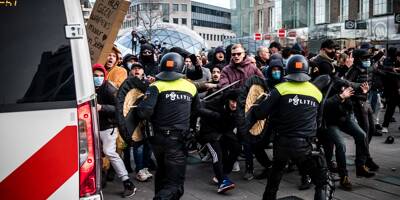 Covid-19: heurts avec la police en marge de manifestations anti couvre-feu aux Pays-Bas