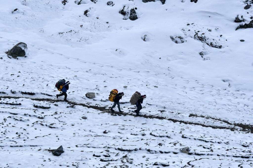 Buscan a dos escaladores franceses en apuros en los Andes, Argentina