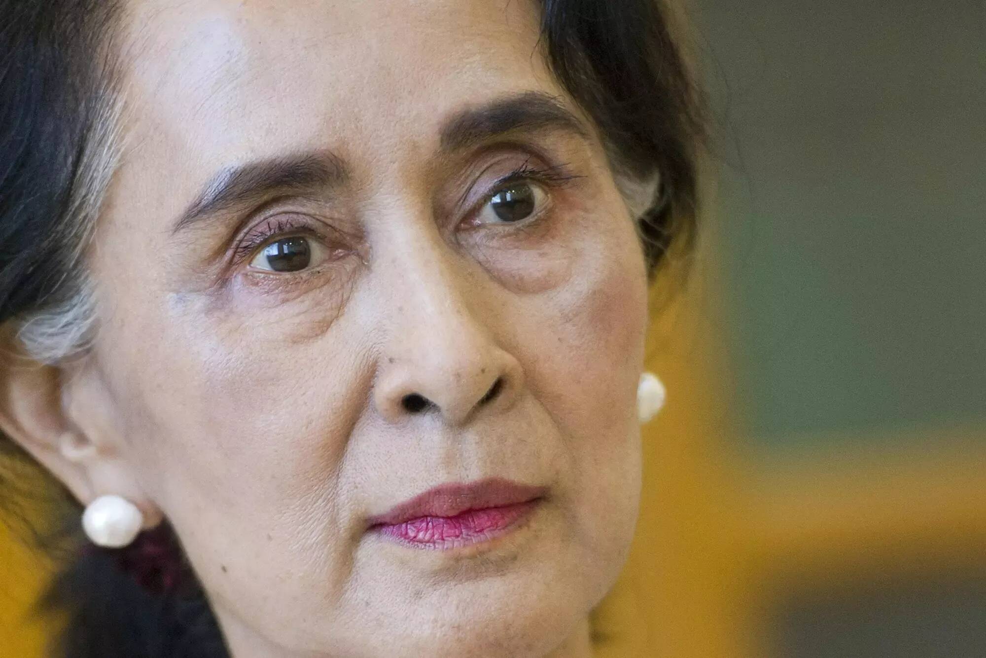 Birmanie: pourquoi Aung San Suu Kyi est-elle condamnée à 6 ans de prison supplémentaires