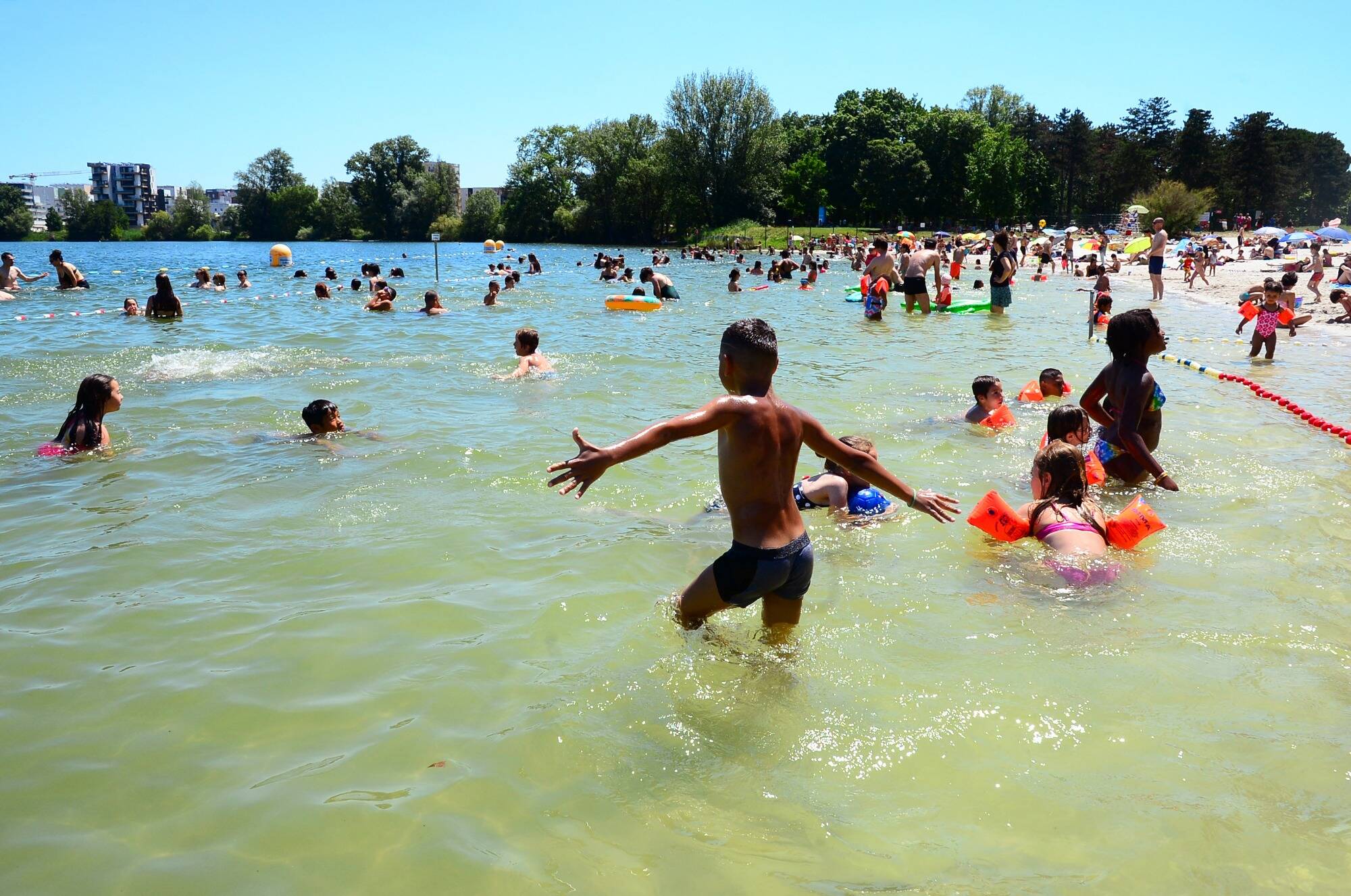 Cancer de la peau: ce qu'il faut savoir sur les dangers des coups de soleil pour vos enfants