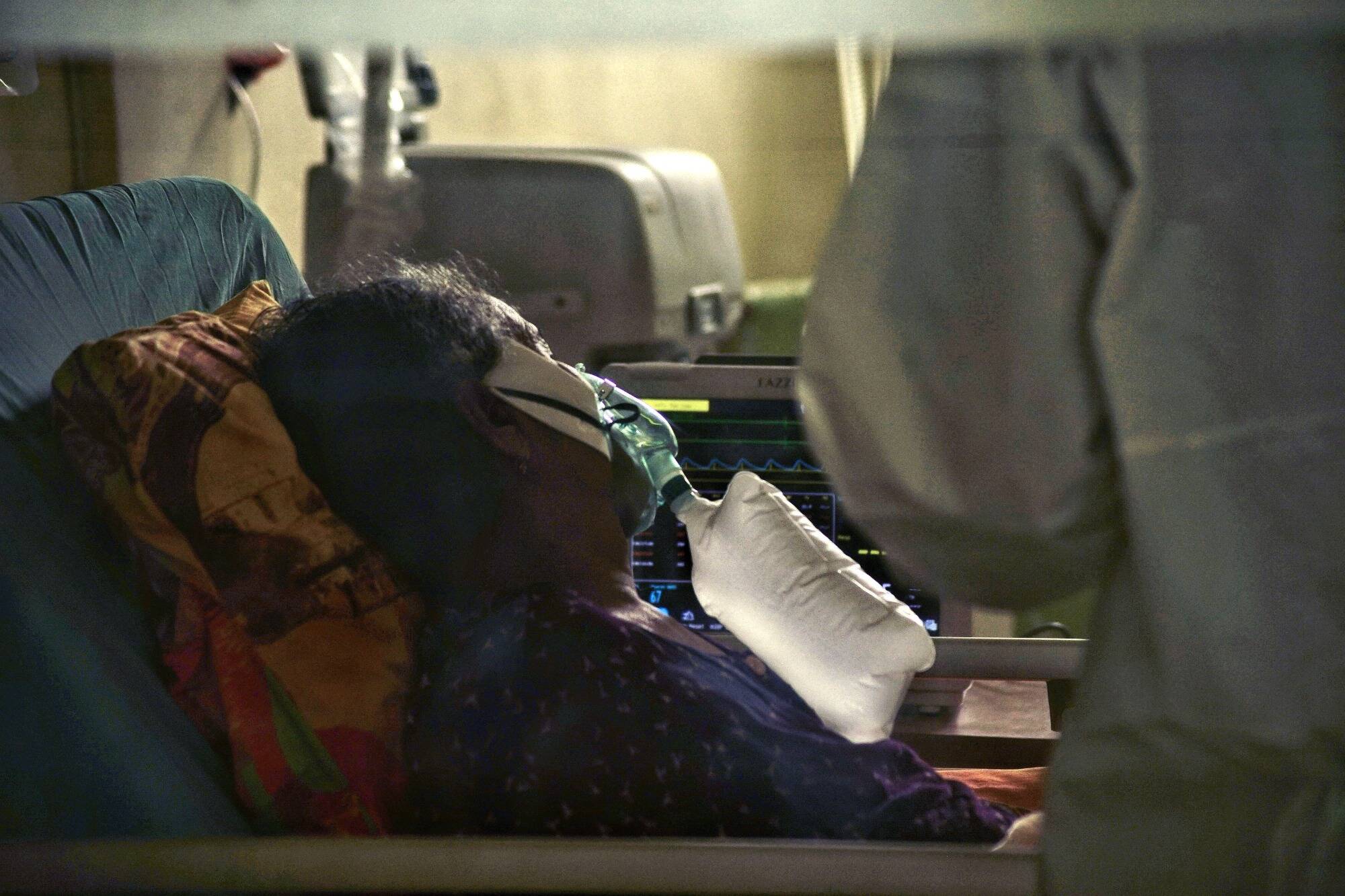 Covid-19: nouveau record de décès en Indonésie, vers un état d'urgence à Tokyo