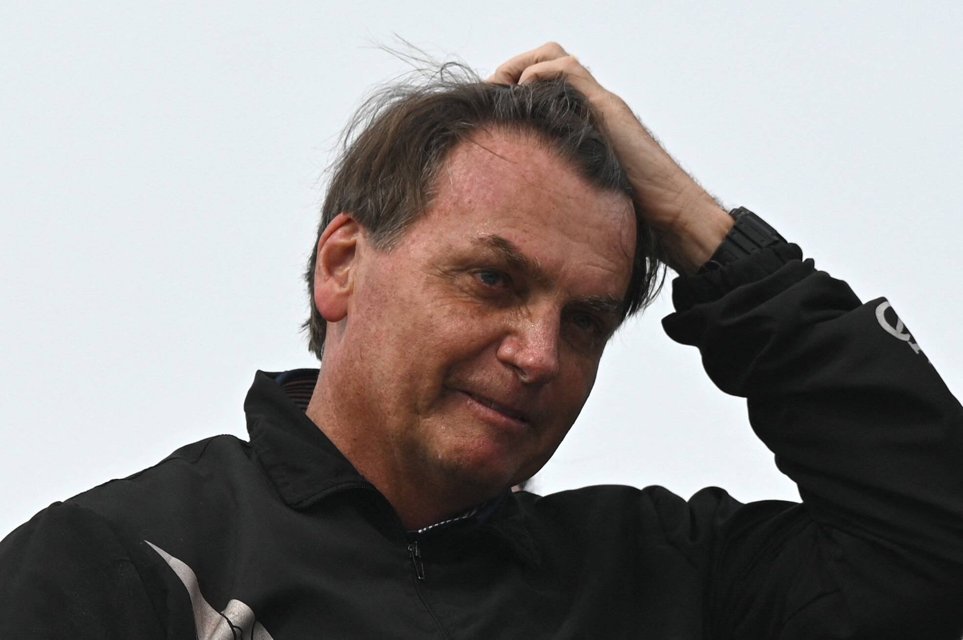 Bague, collier, boucles d'oreilles, montres en or et diamants... L'ancien président brésilien Jair Bolsonaro a tenté de s'approprier des bijoux d'une valeur totale de 1,2 million de dollars