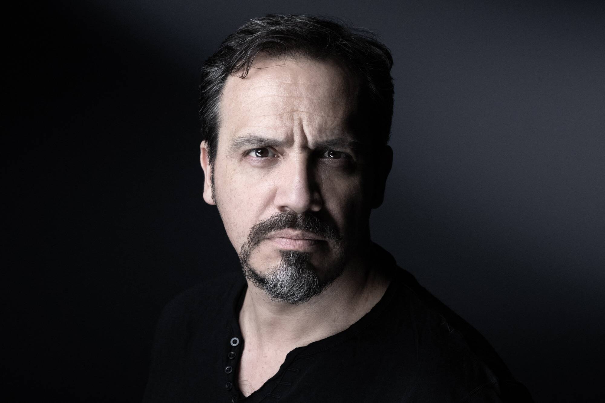 "Je n'ai pas peur de déstabiliser. Au contraire": le film d'Alexandre Astier inspiré de Kaamelott bat déjà des records