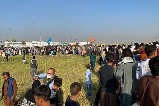 Scènes de panique et de chaos à l'aéroport: le point sur le retour des talibans au pouvoir en Afghanistan