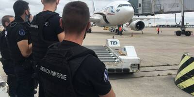 Un premier avion avec une centaine de personnes évacuées de Kaboul a atterri à Roissy, ce mardi 17 août