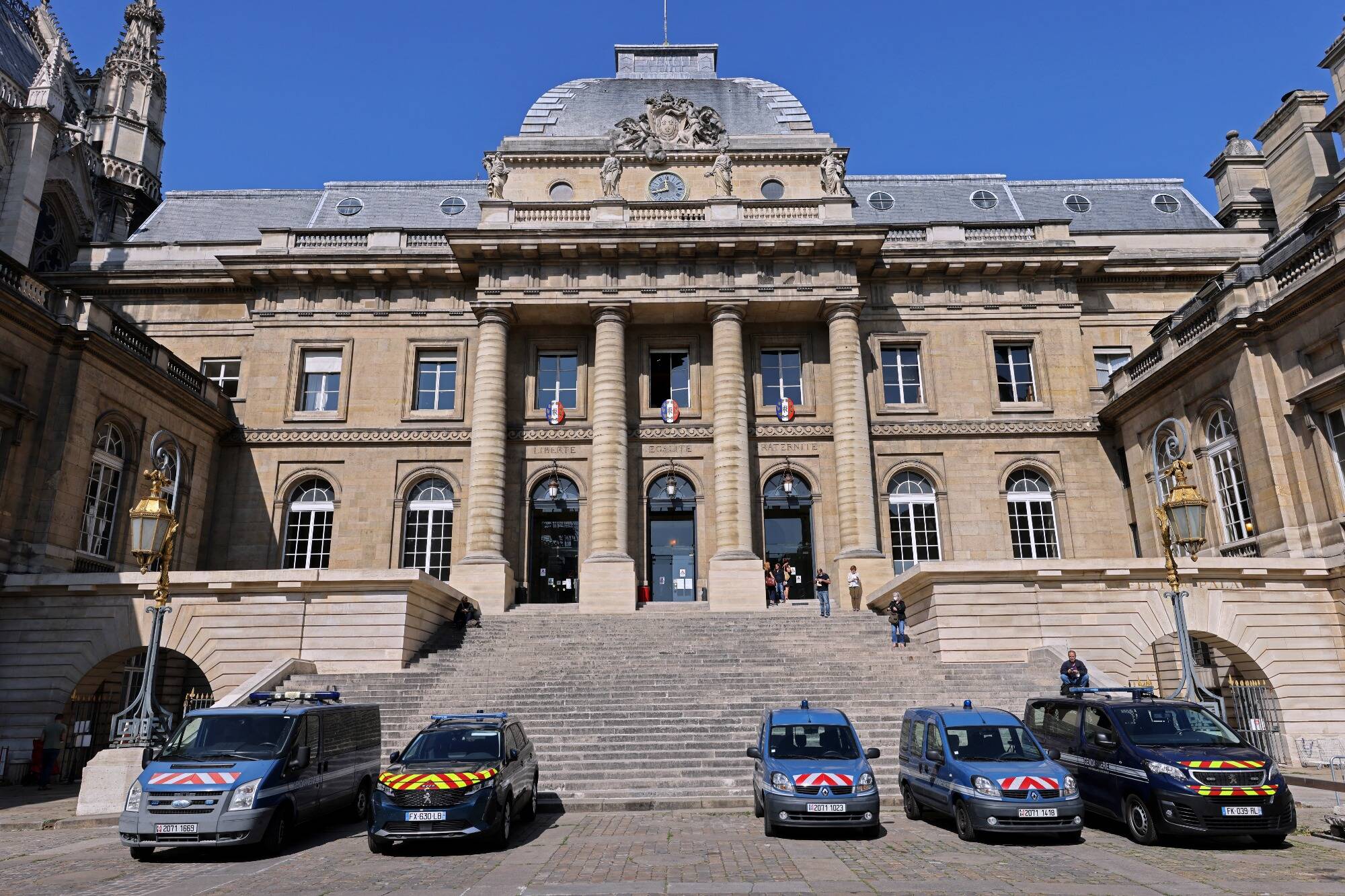 Le procès des attentats du 13-novembre 2015 s'est ouvert à Paris en présence de Salah Abdeslam