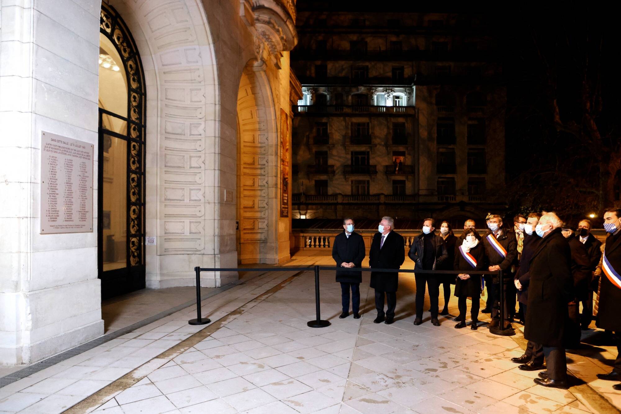 Emmanuel Macron rend hommage aux victimes du régime de Pétain à Vichy