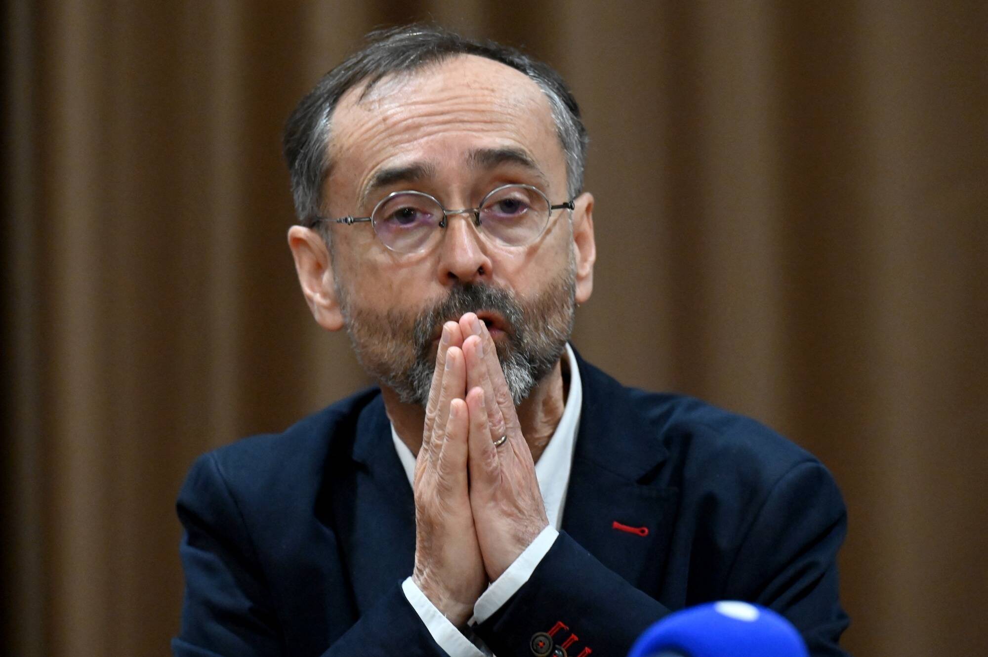 Le maire de Béziers Robert Ménard instaure un couvre-feu pour les moins de 13 ans, Christian Estrosi songe à adopter la même mesure à Nice