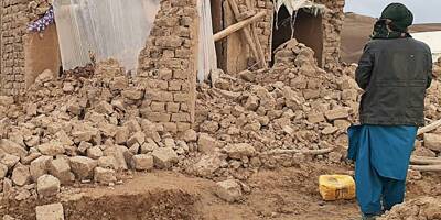 Le bilan du séisme en Afghanistan s'élève à au moins 920 morts et des centaines de blessés