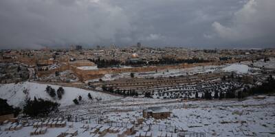 Rare épisode de neige sur Israël et la Cisjordanie, Jérusalem sous un manteau blanc