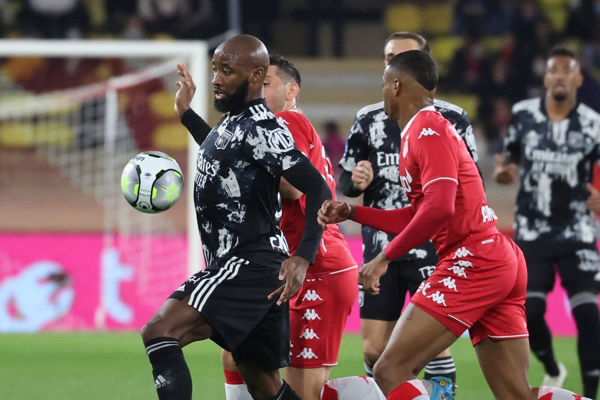 L'AS Monaco a fait le break à la mi-temps contre Lyon (2-0)