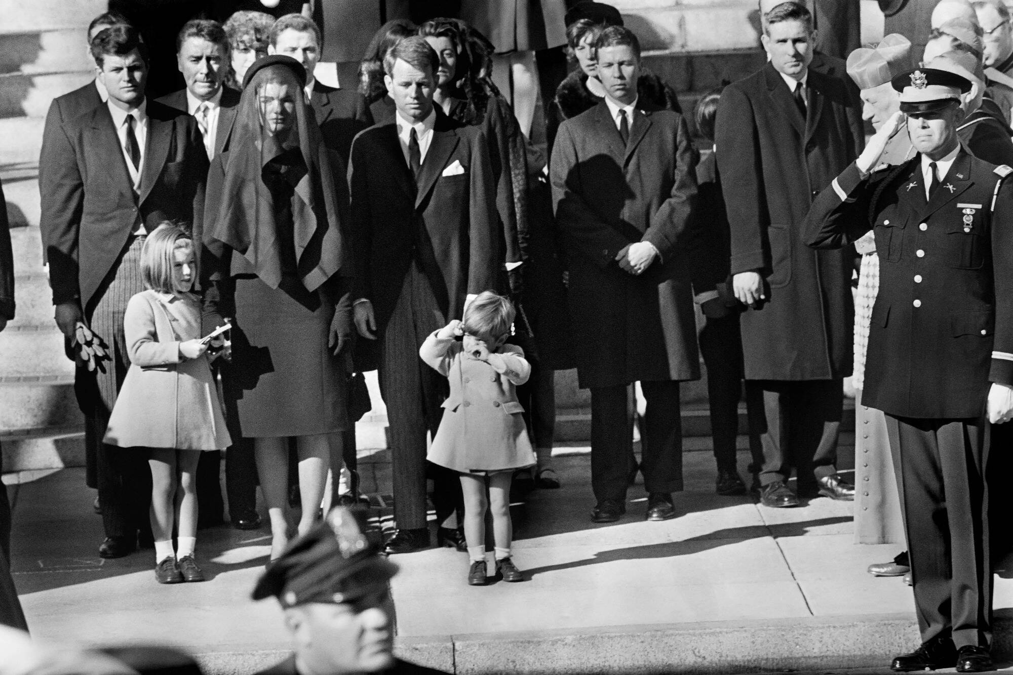 "Les gens attendent ça depuis des décennies": le reste des archives sur l'assassinat de John F. Kennedy va être publié ce mardi