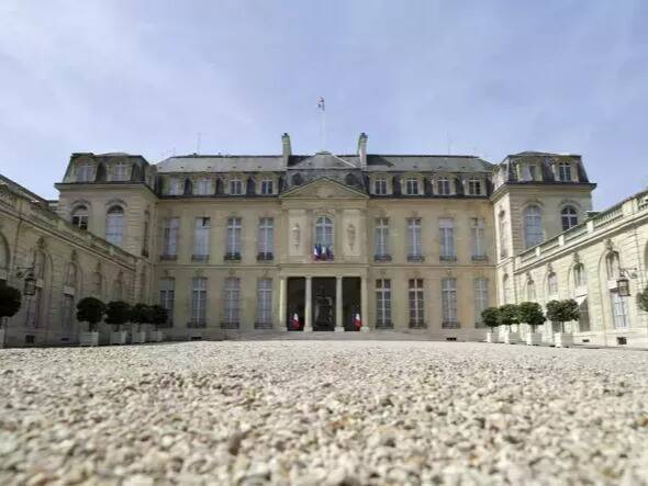 Un homme s'introduit à l'Elysée pour "trouver du travail", il est arrêté tout près du bureau d'Emmanuel Macron