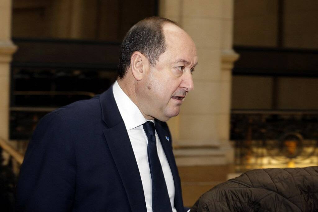 Trafic d'influence au profit de LVMH: Bernard Squarcini condamné à quatre ans de prison dont deux avec sursis pour des activités illicites