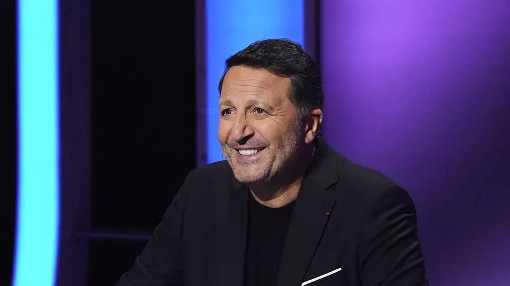 Mis en cause par une vidéo, l'animateur Arthur obtient l'ouverture d'une enquête pour injures publiques