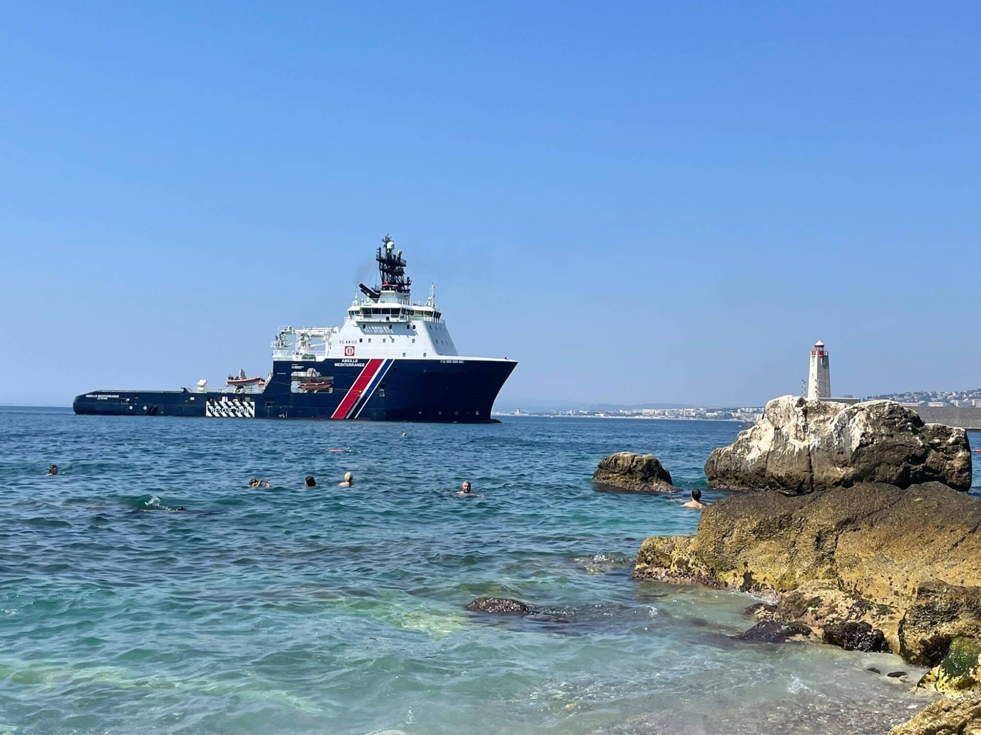 Un véritable "chien de garde" de la Méditerranée: quel est ce drôle de bateau de 91 mètres qui vient faire escale à Nice?