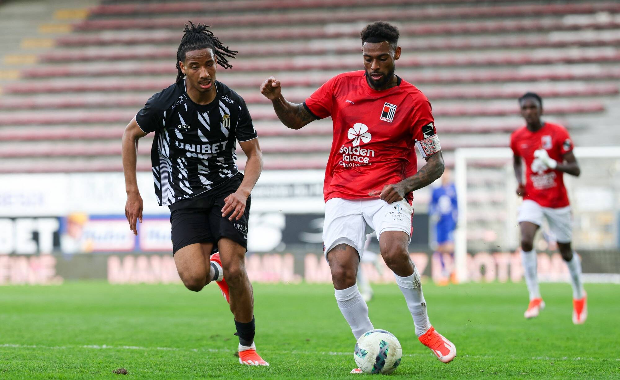 Il s'était écroulé sur le terrain samedi soir après avoir reçu un ballon en plein visage, l'ex-joueur de l'OGC Nice Jeff Reine-Adelaïde donne de ses nouvelles