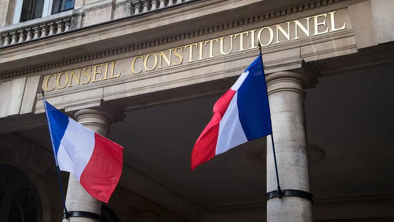 Le Conseil Constitutionnel Censure Largement La Loi Immigration - Var-Matin