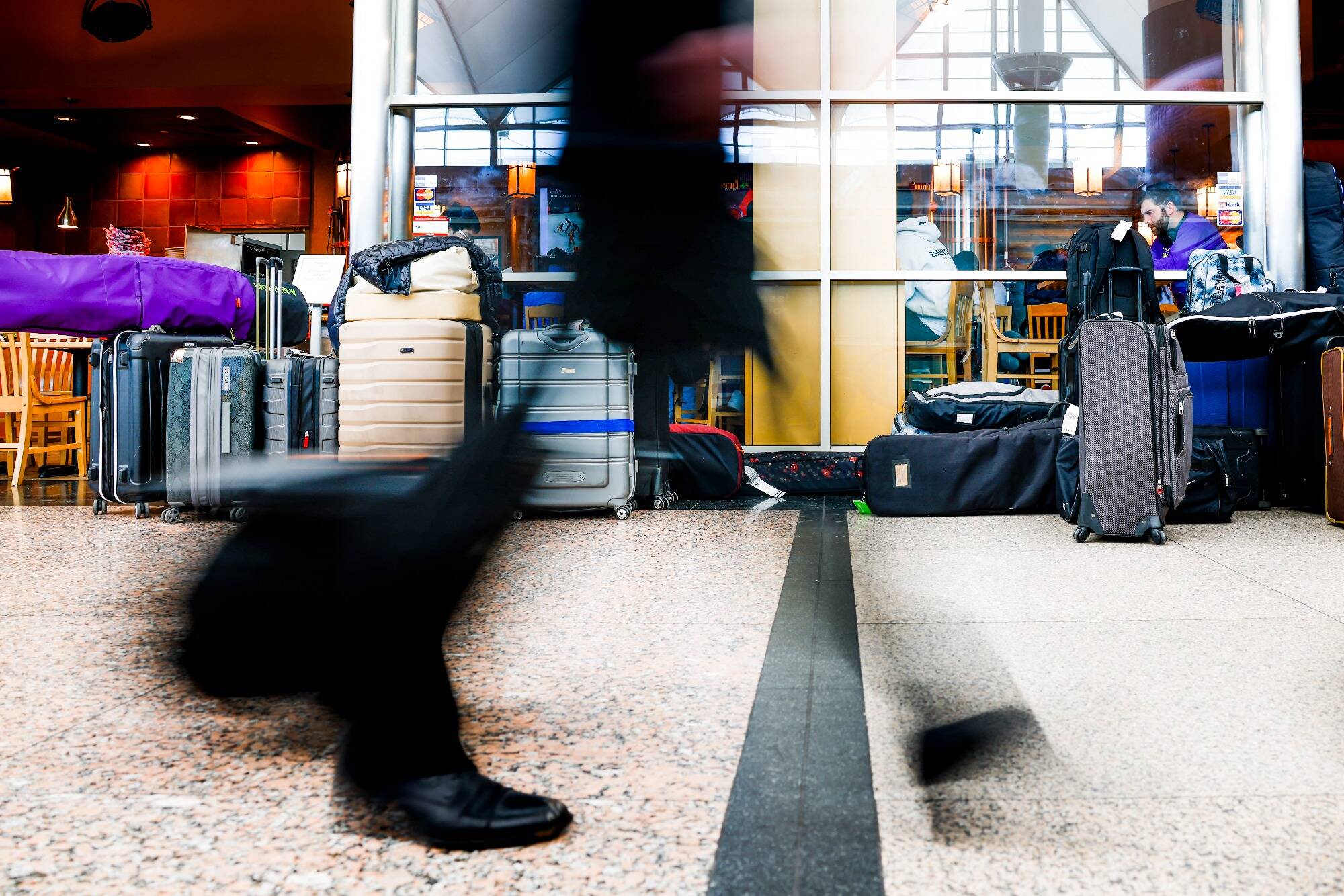 Un avion suisse arrive en Espagne sans une seule valise à bord