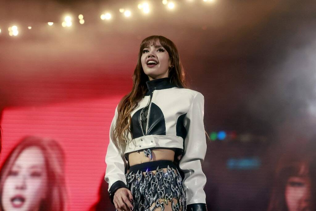 Pourquoi la superstar de la K-pop Lisa du groupe Blackpink a été bannie du réseau social chinois Weibo