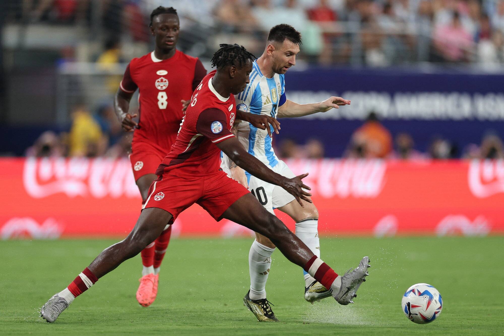 Le défenseur international canadien Moïse Bombito très proche de l'OGC Nice