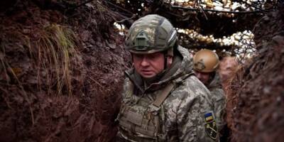 Crise en Ukraine: Vladimir Poutine ordonne à l'armée russe 