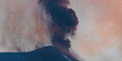 Le volcan Etna crache des cendres, fermeture de l'aéroport de Catane: les images sont impressionnantes