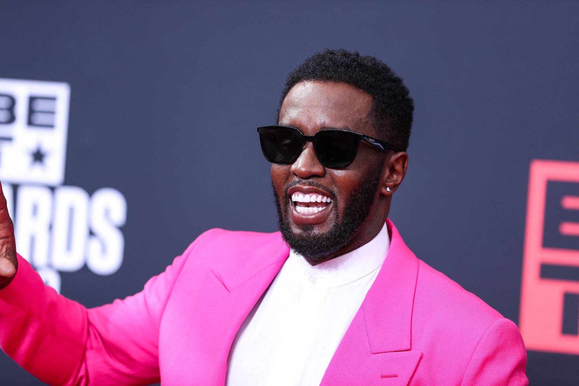 P. Diddy aurait suspendu une femme dans le vide du 17e étage d'un immeuble: une nouvelle plainte vise le rappeur