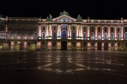 A-t-elle sauté ou l'a-t-on poussée? Une jeune femme tombée d'une voiture en marche décède à Toulouse