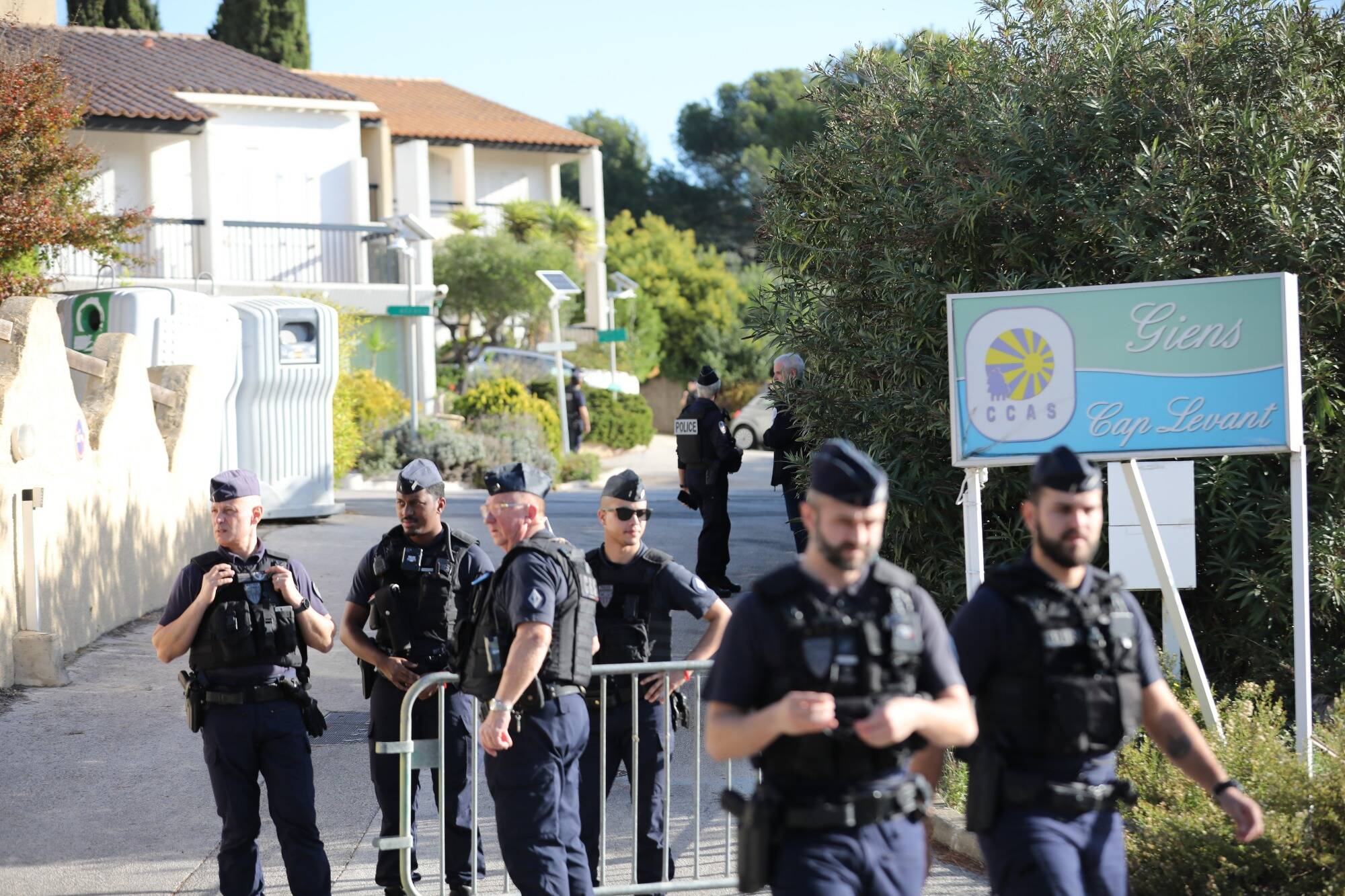 Non, les migrants de l'Ocean Viking ne seront pas logés dans le village vacances à Giens montré par Eric Ciotti