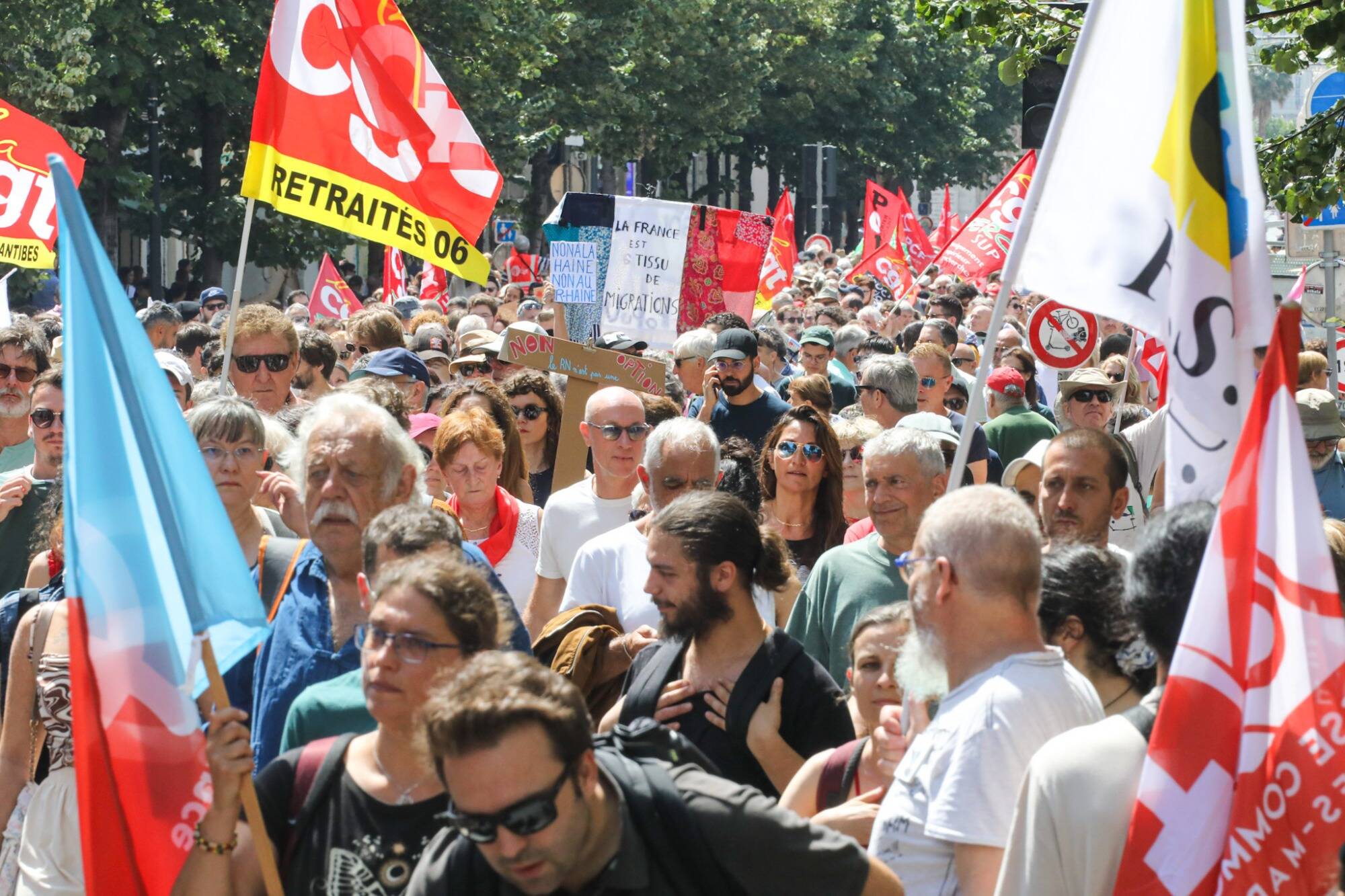 "Je ne veux pas que mes enfants grandissent dans le monde que Bardella nous promet": pourquoi ils manifestent contre l'extrême-droite à Nice