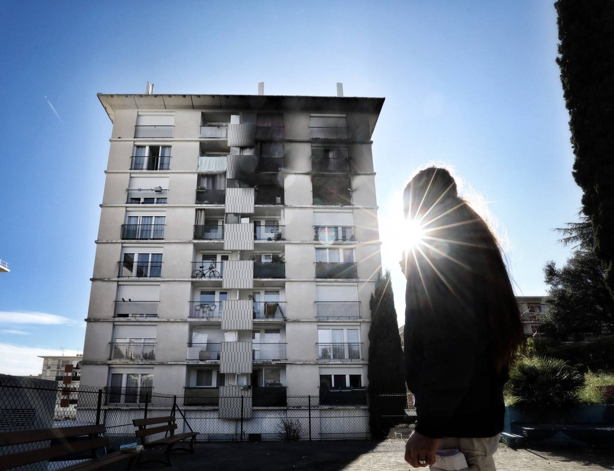 Les secours ont-ils mis trop de temps pour intervenir sur l'incendie qui a causé la mort d'une fillette de 3 ans à Nice dimanche? Les pompiers s'en défendent