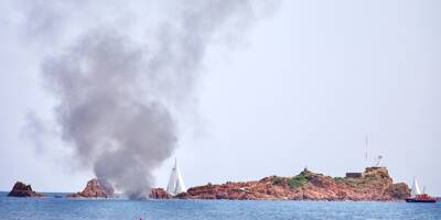 Une embarcation avec à son bord des bonbonnes de gaz prend feu à proximité du Lion de mer à Saint-Raphaël
