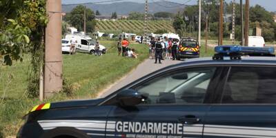 Mécontents, des gens du voyage bloquent la route à Puget-sur-Argens