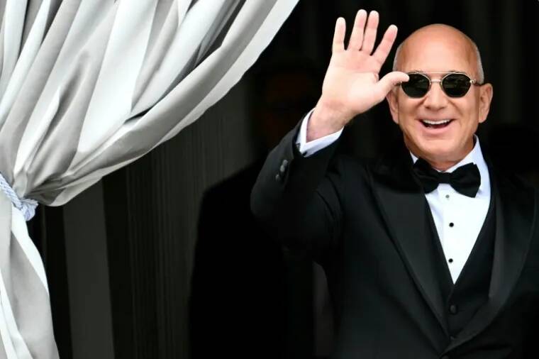 Après Venise, Jeff Bezos continue son voyage en Italie et part en lune de miel en Sicile