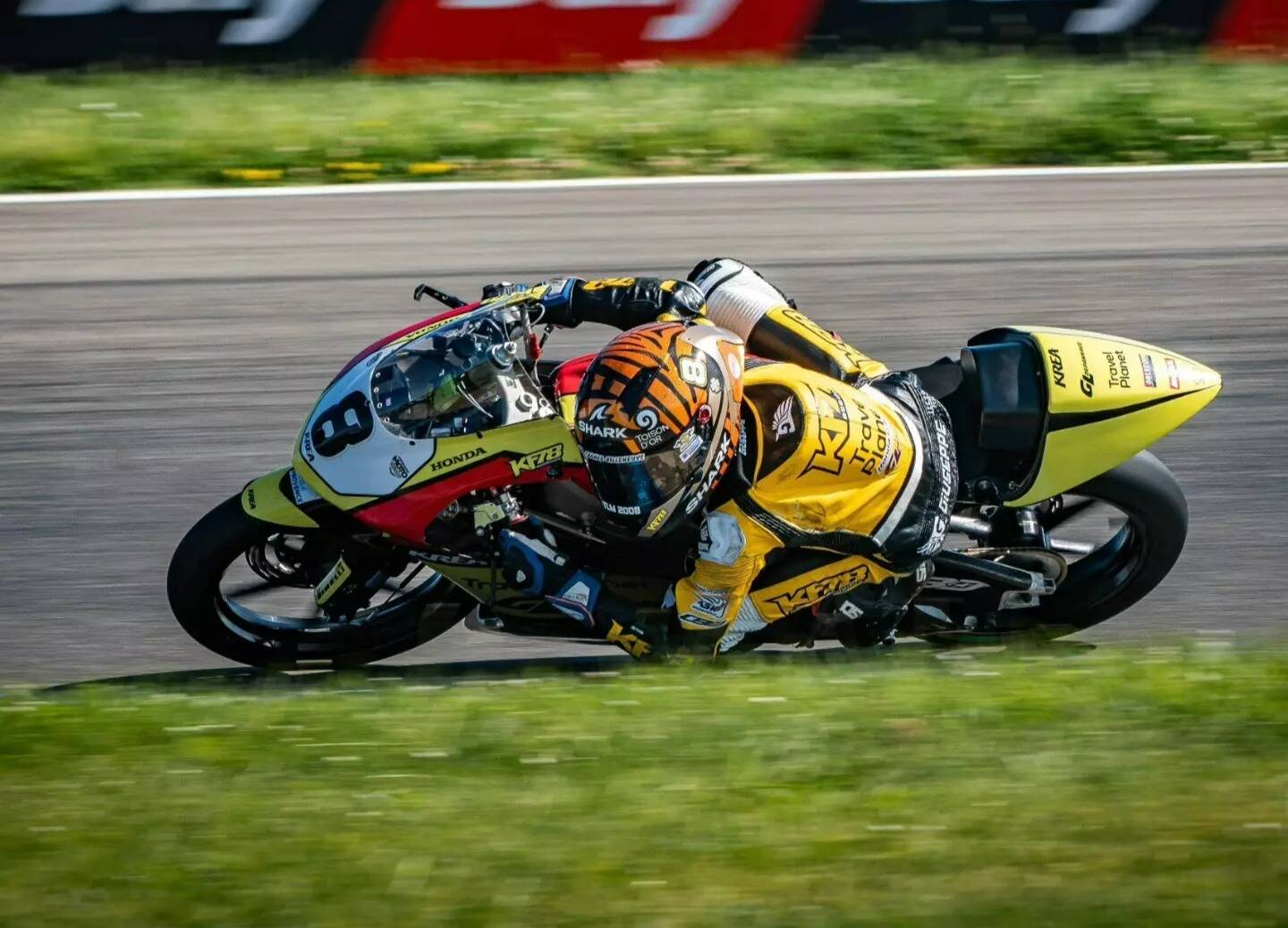 Classé 3e au championnat de France de Superbike, le Varois Johann Dubois, 13 ans, apprend à vitesse grand V