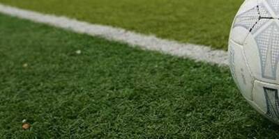 Un footballeur de 24 ans meurt en plein match dimanche dans la Sarthe