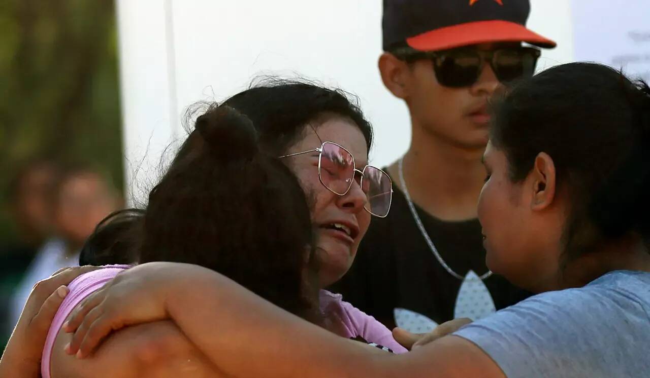 Mexique: l'espoir diminue pour les proches des dix mineurs piégés sous terre
