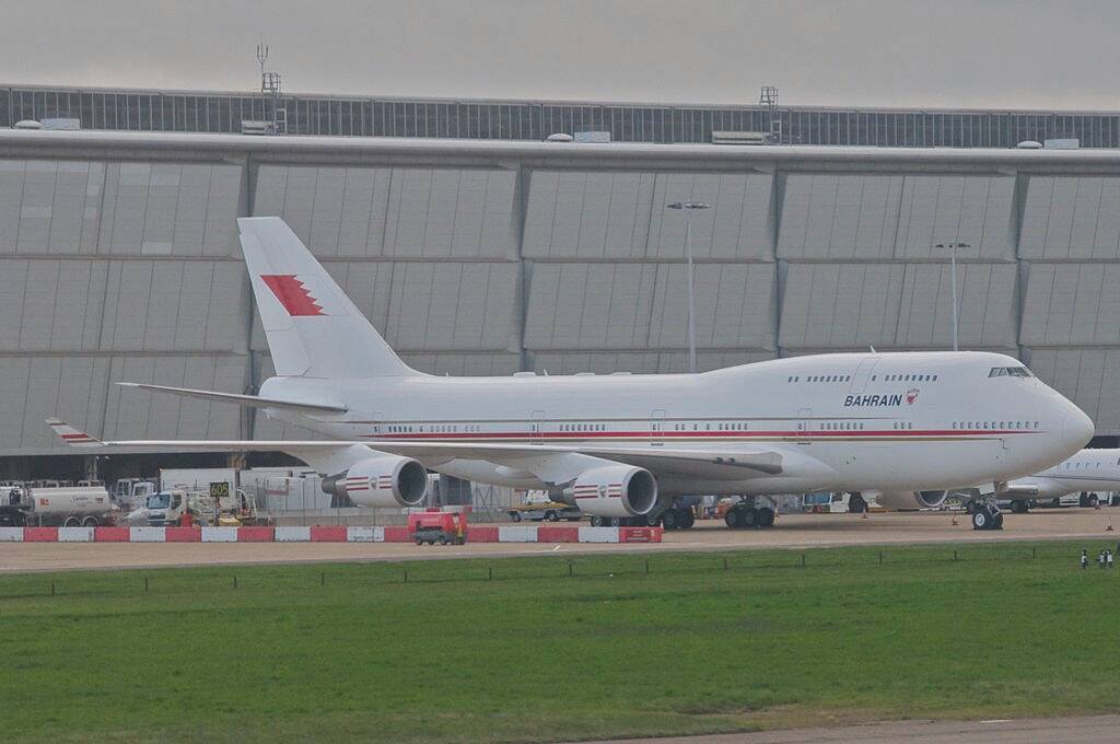 Des moteurs allumés pendant plus d'une heure? L'escale de cet avion imposant à l'aéroport de Nice fait parler