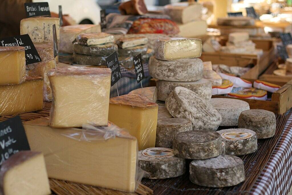 Rappel de tomme de brebis contaminée par la listeria, des supermarchés du Var et des Alpes-Maritimes concernés
