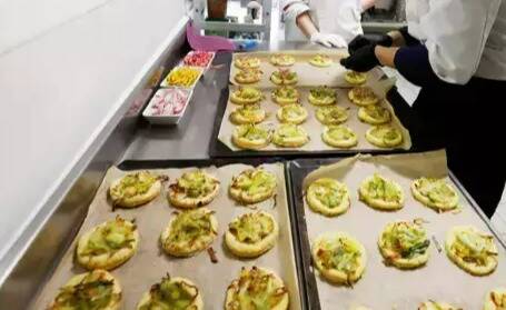 "Les employeurs nous gardent parce qu'ils ont besoin de nous": le témoignage d'un travailleur sans papiers à Nice