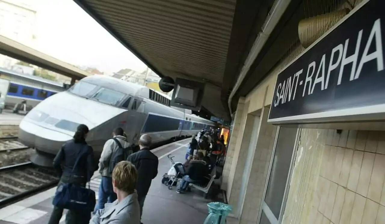 Une personne percutée par un train en gare de Saint-Raphaël, le trafic ferroviaire interrompu entre Les Arcs et Cannes