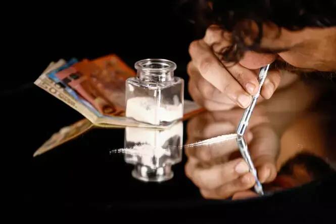 "Je pensais que c'était beaucoup plus cher que ça": deux étudiants consommateurs de cocaïne témoignent