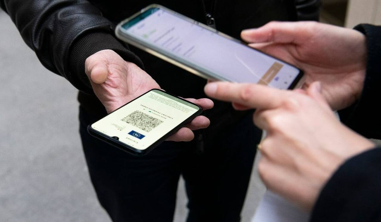 Pass aux frontières, outils de surveillance... Ce que contient le projet de loi "sécurité sanitaire" présenté lundi prochain à l'Assemblée Nationale