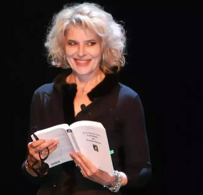 "J'ai un souvenir heureux de mon enfance à Monaco": les confidences de Fanny Ardant, narratrice du documentaire "Rainier III par lui-même"