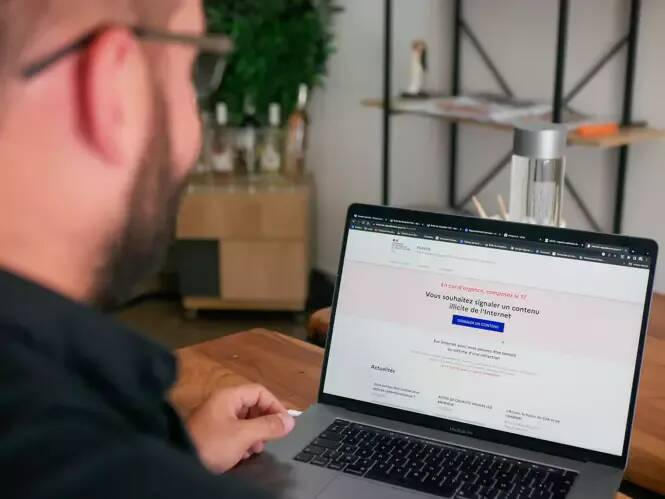 Le traiteur du Var qui refuse de rembourser le veuf fait face à une campagne de dénigrement sur le web